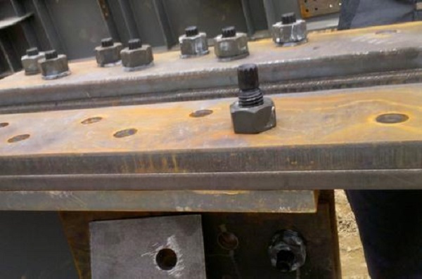 鋼結構加工出現變形問題，山西鋼結構廠家這么辦